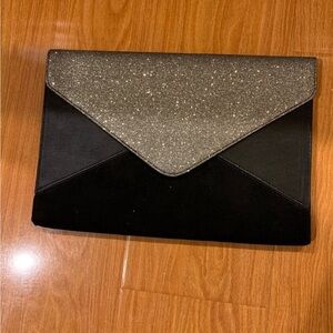 ‼️New‼️DSW Silver & Black Colors Clutch/Bag